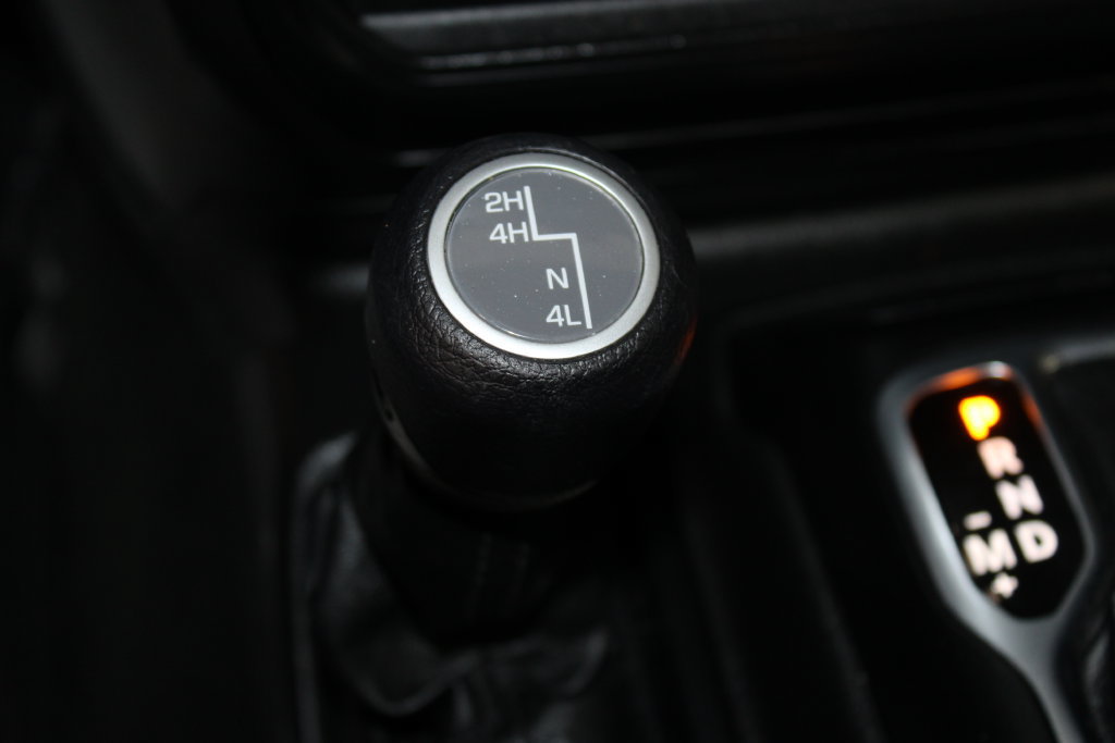 Used 2023 Jeep Gladiator Sport AWD/4WD image 48