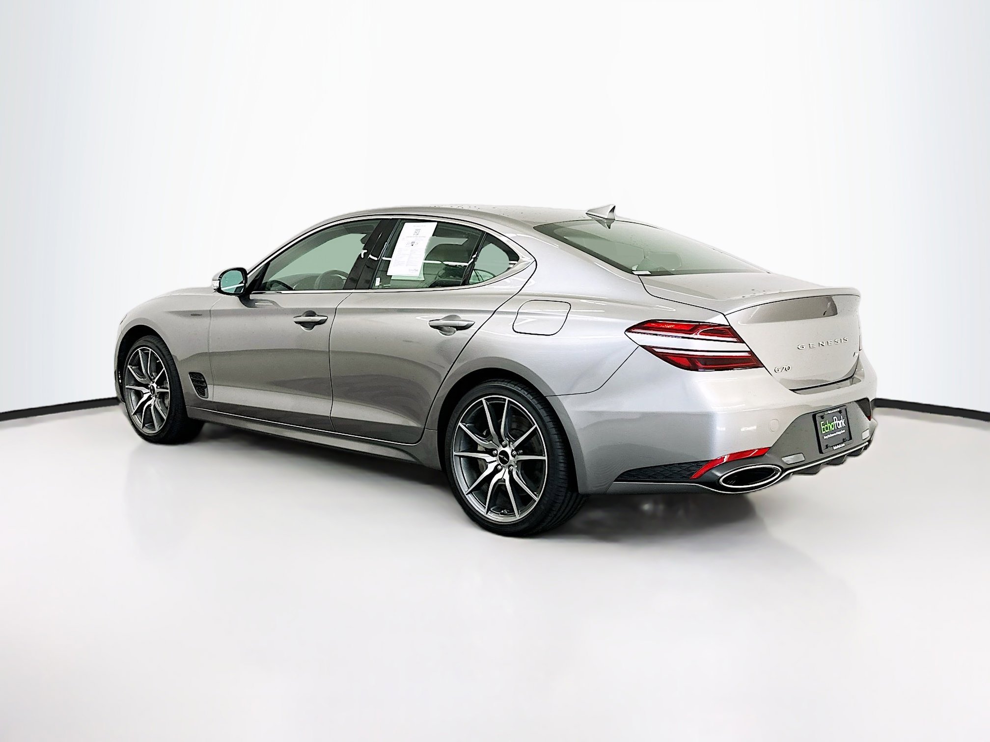 Used 2025 Genesis G70 2.5T image 5