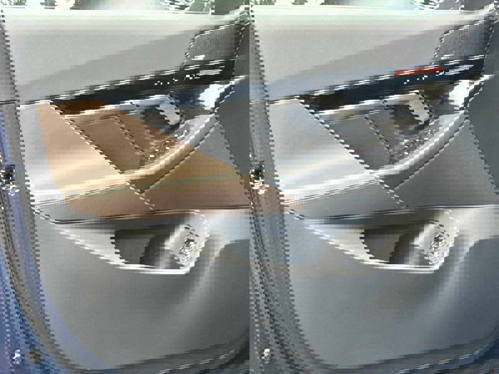 Used 2024 BMW 530i xDrive w/ Premium Package image 26