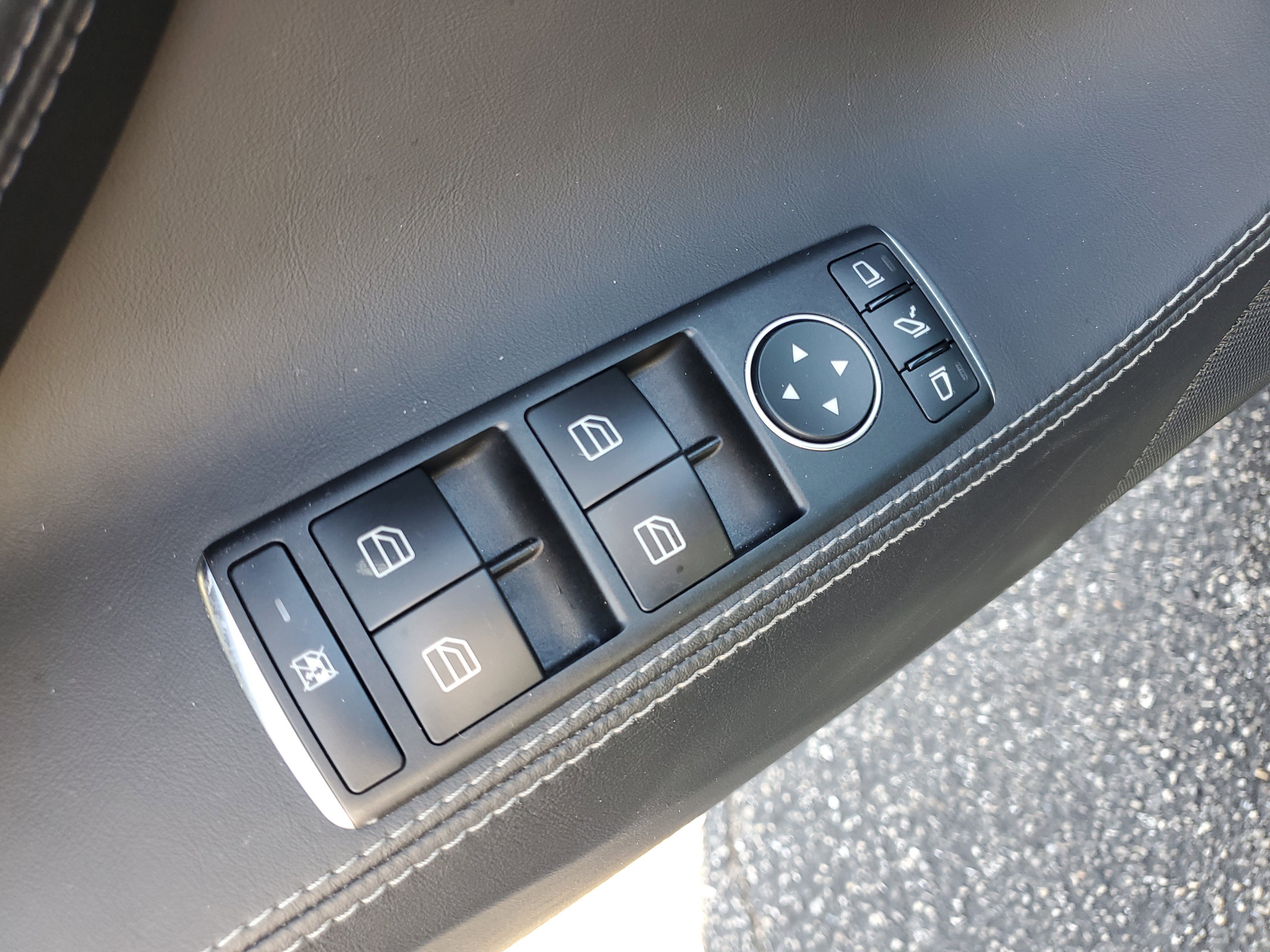 Used 2020 Tesla Model S Performance image 23