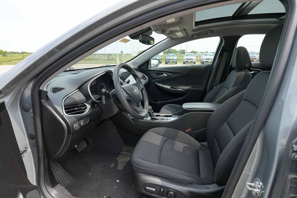 Used 2024 Chevrolet Malibu LT FWD image 16