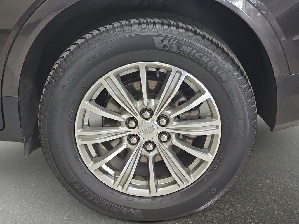 Used 2017 Cadillac XT5 Luxury w/ Driver Awareness Package AWD/4WD image 36