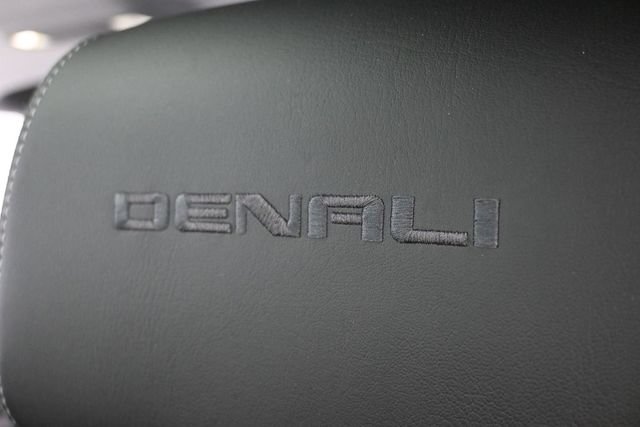 Used 2018 GMC Sierra 2500 Denali w/ Duramax Plus Package AWD/4WD image 15