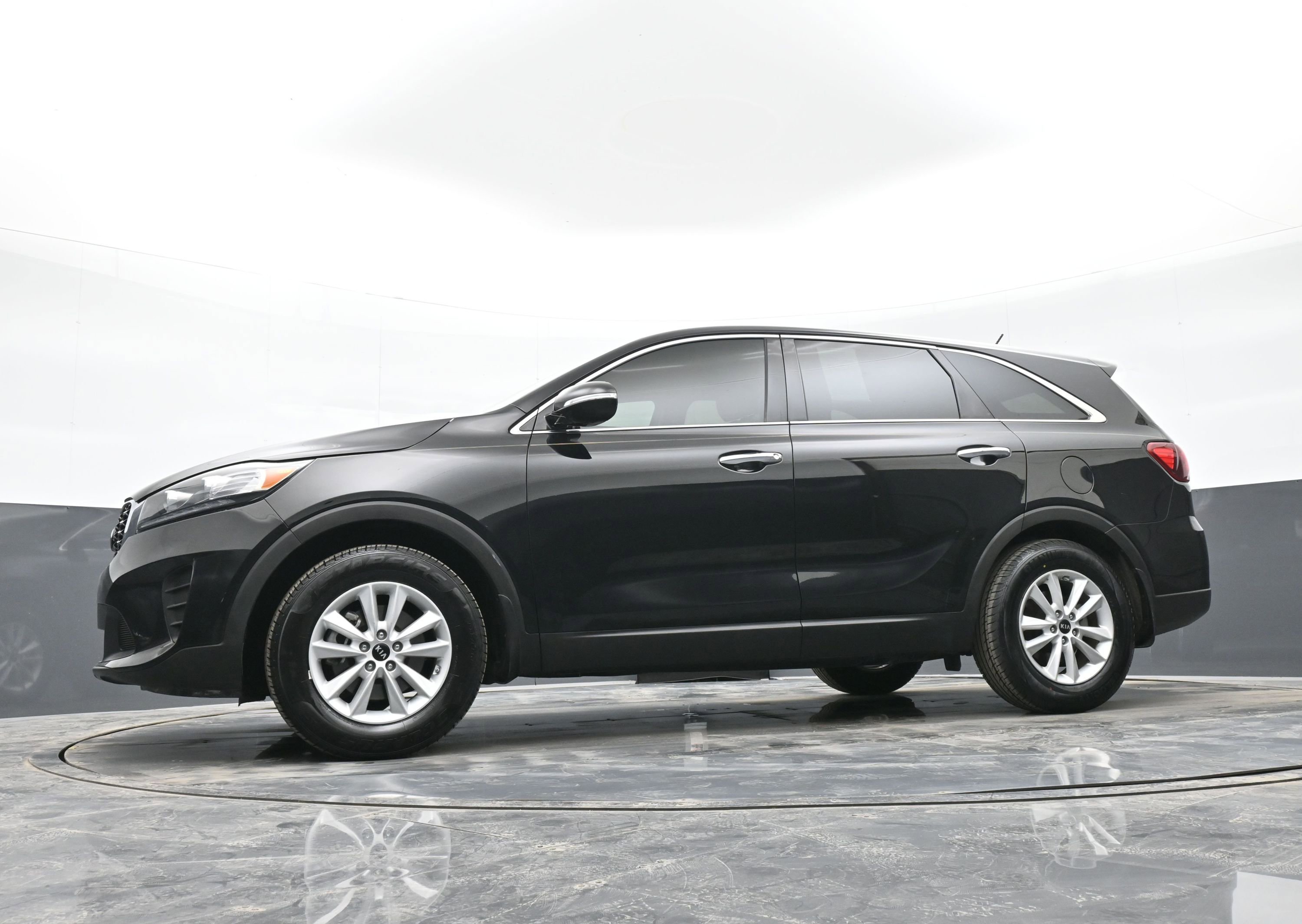 Used 2020 Kia Sorento LX image 41