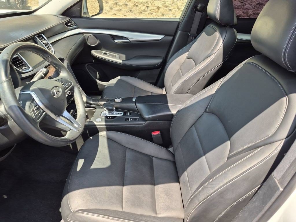 Used 2020 INFINITI QX50 Luxe w/ Cargo Package FWD image 27