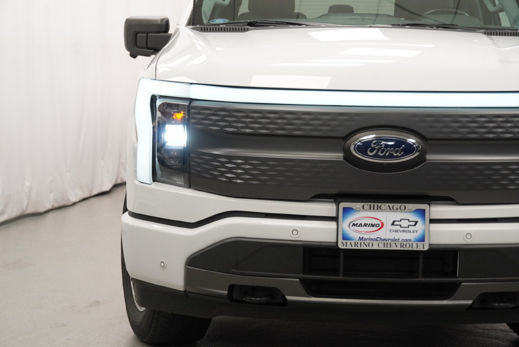Used 2022 Ford F150 Lightning XLT AWD/4WD image 10