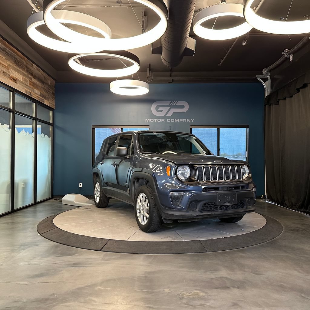 Used 2023 Jeep Renegade Latitude AWD/4WD image 1