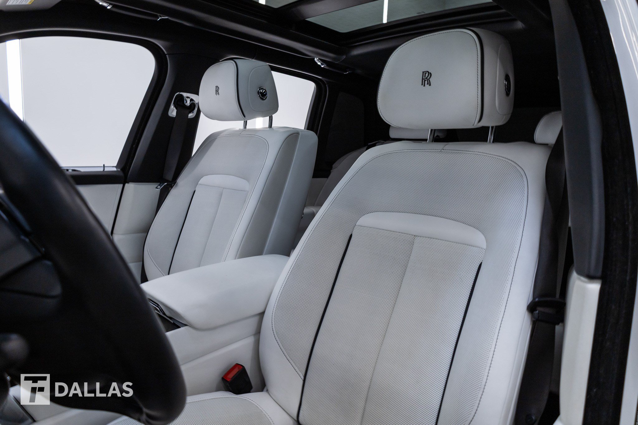 Used 2019 Rolls-Royce Cullinan AWD/4WD image 3