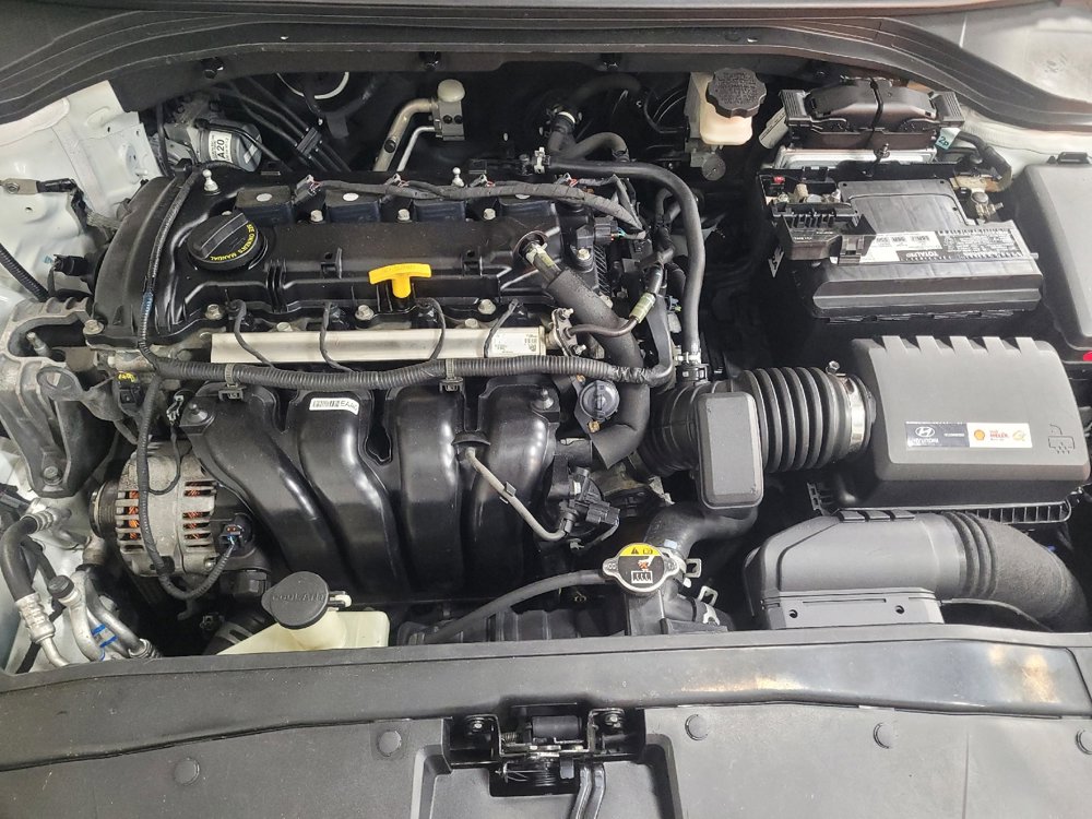 Used 2017 Hyundai Elantra SE image 30