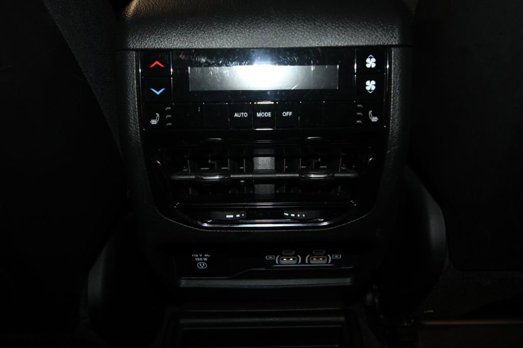 Used 2021 Jeep Grand Cherokee L Limited image 31