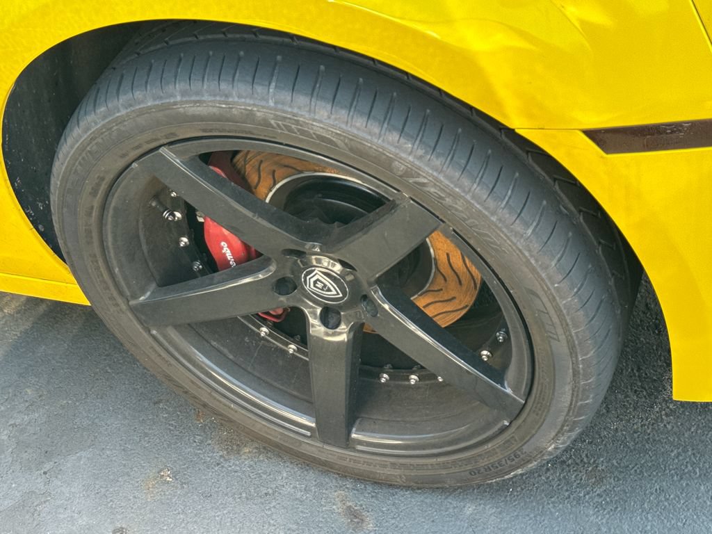 Used 2014 Chevrolet Camaro SS w/ RS Package RWD image 9