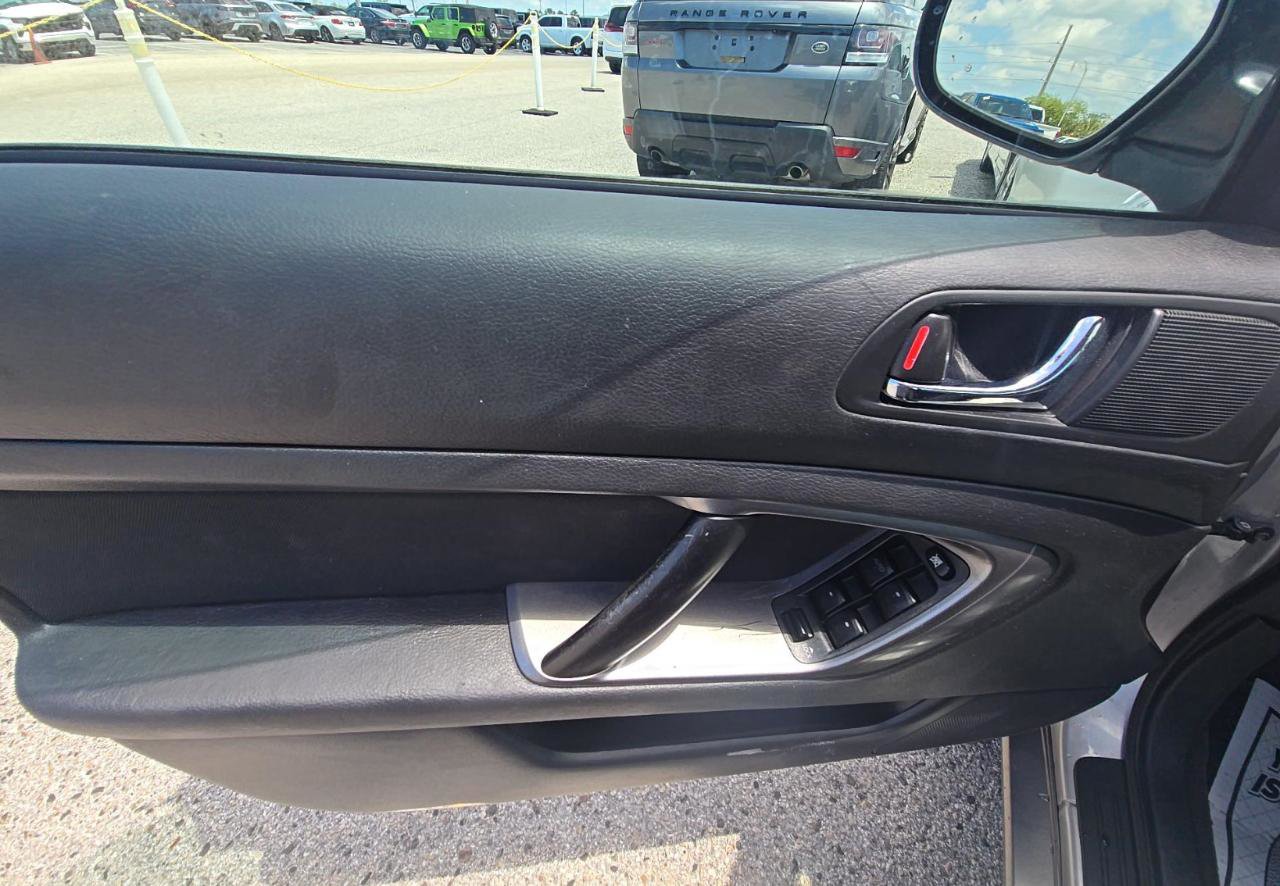 Used 2007 Subaru Outback 2.5i AWD/4WD image 11