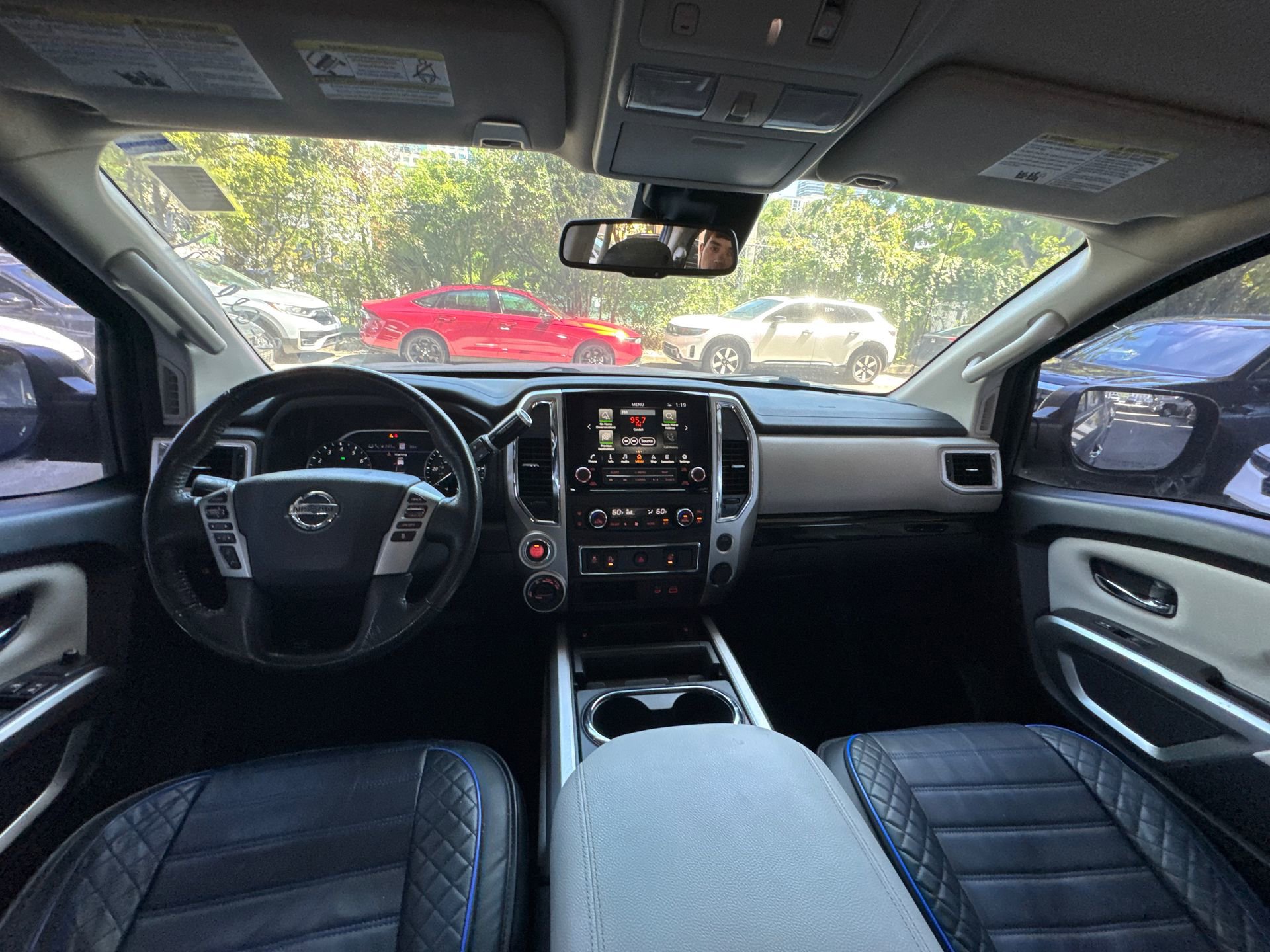 Used 2021 Nissan Titan SV w/ SV Convenience Package image 26