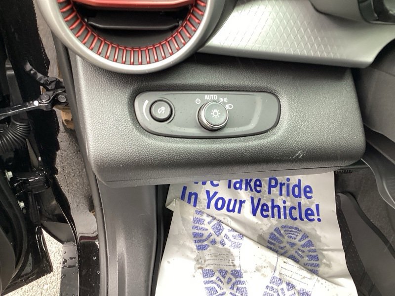 New 2026 Chevrolet Trax RS w/ Sunroof Package image 26