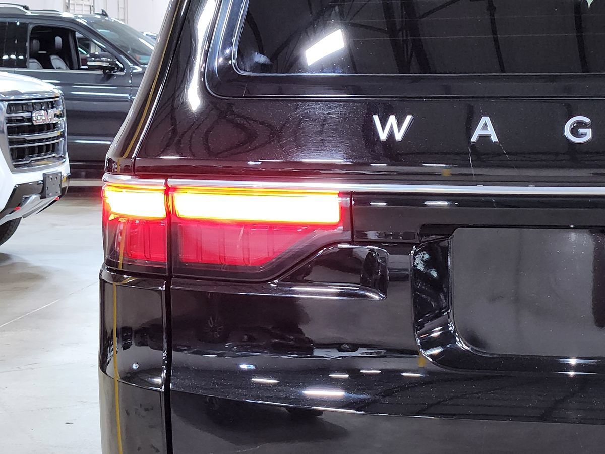 Used 2023 Jeep Wagoneer 4WD w/ Premium Group I image 20