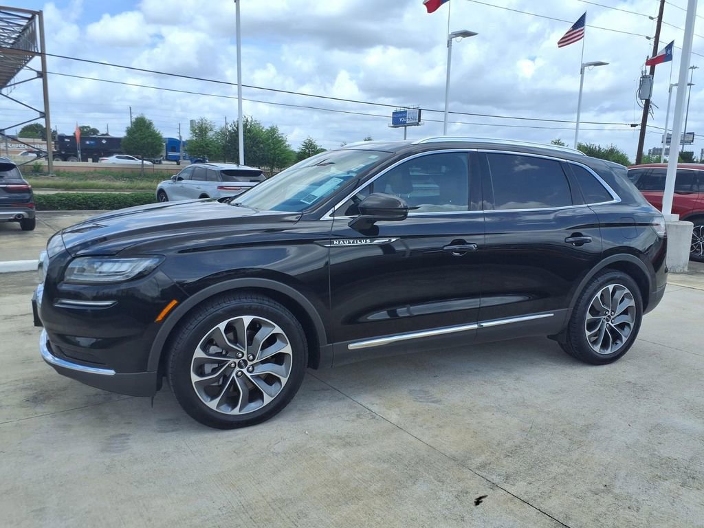 Used 2022 Lincoln Nautilus Reserve FWD image 3
