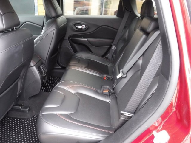 Used 2020 Jeep Cherokee Trailhawk w/ Cold Weather Group image 37