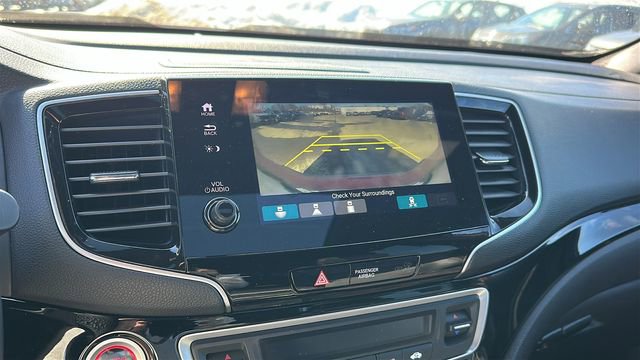 Used 2025 Honda Passport Black Edition image 17