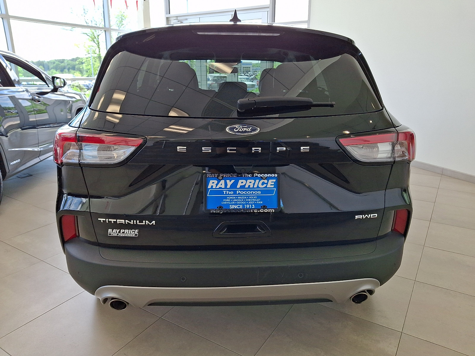 Certified 2022 Ford Escape Titanium w/ Titanium Elite Package AWD/4WD image 5