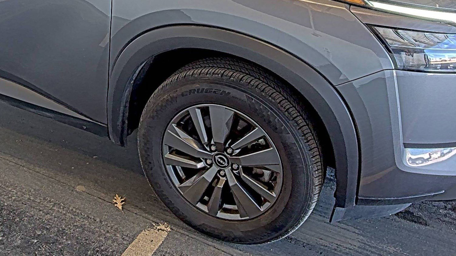 Used 2024 Nissan Pathfinder SV image 11