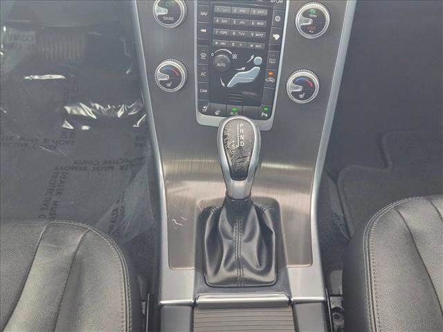 Used 2015 Volvo XC60 T6 image 12