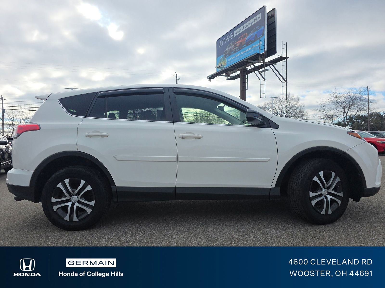 Used 2018 Toyota RAV4 LE w/ All Weather Liner Package image 15