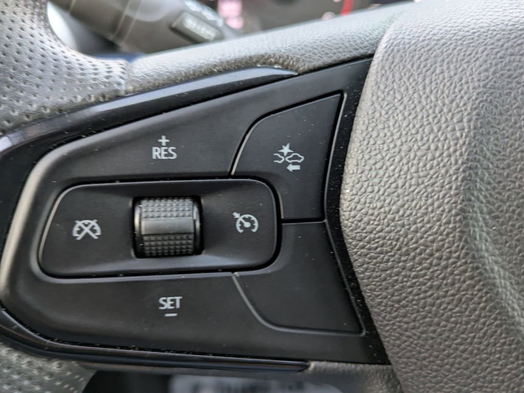 Used 2025 Chevrolet Trax LS image 17