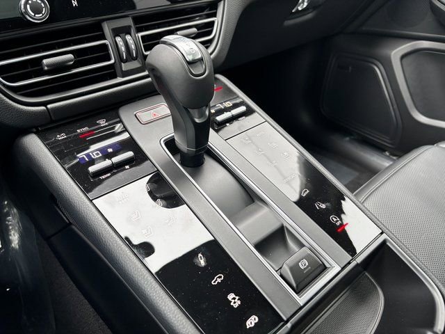 New 2026 Porsche Macan GTS image 22