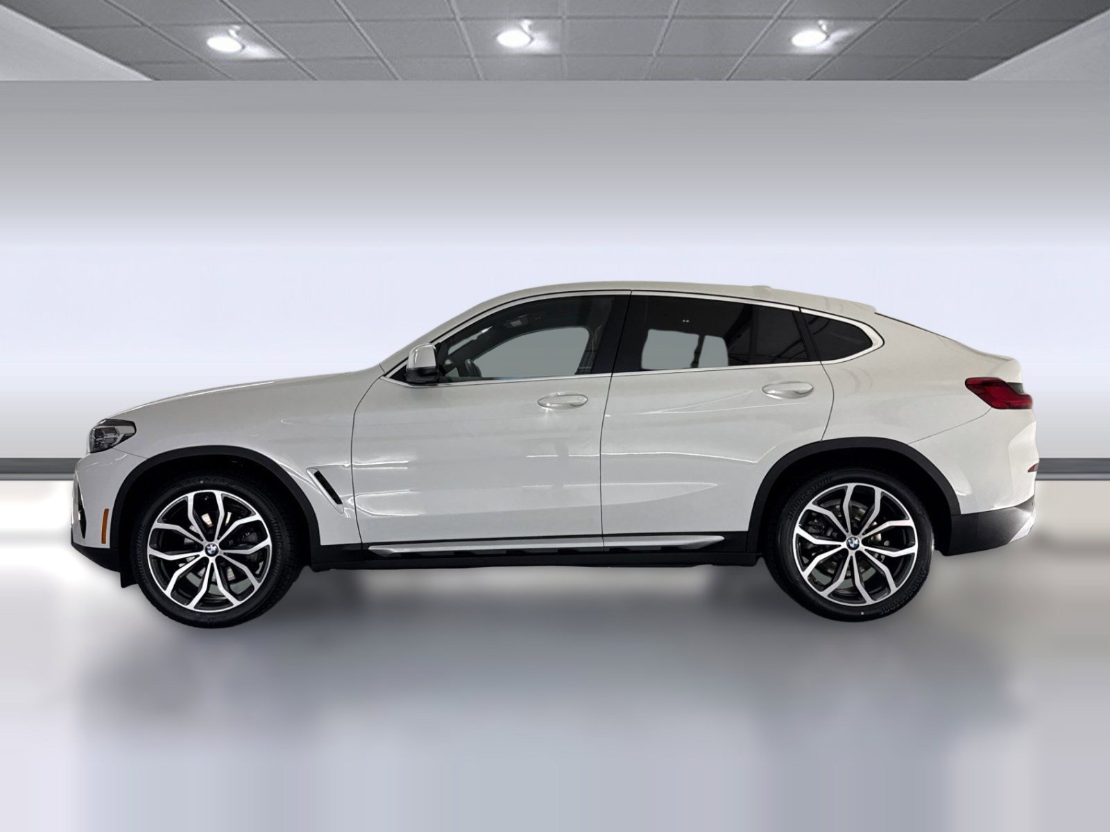 Certified 2023 BMW X4 xDrive30i w/ Premium Package image 2