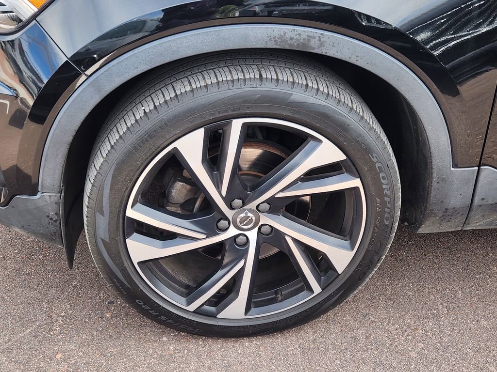 Used 2021 Volvo XC40 T5 R-Design w/ Advanced Package AWD/4WD image 6
