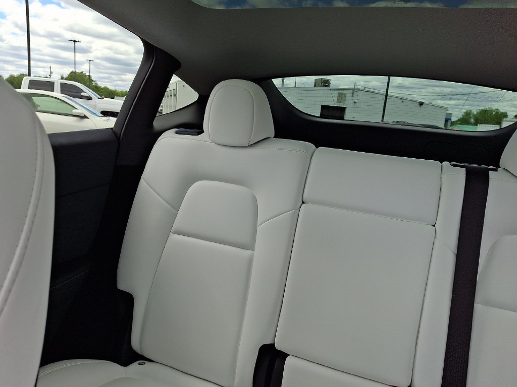 Used 2023 Tesla Model Y Long Range AWD/4WD image 18