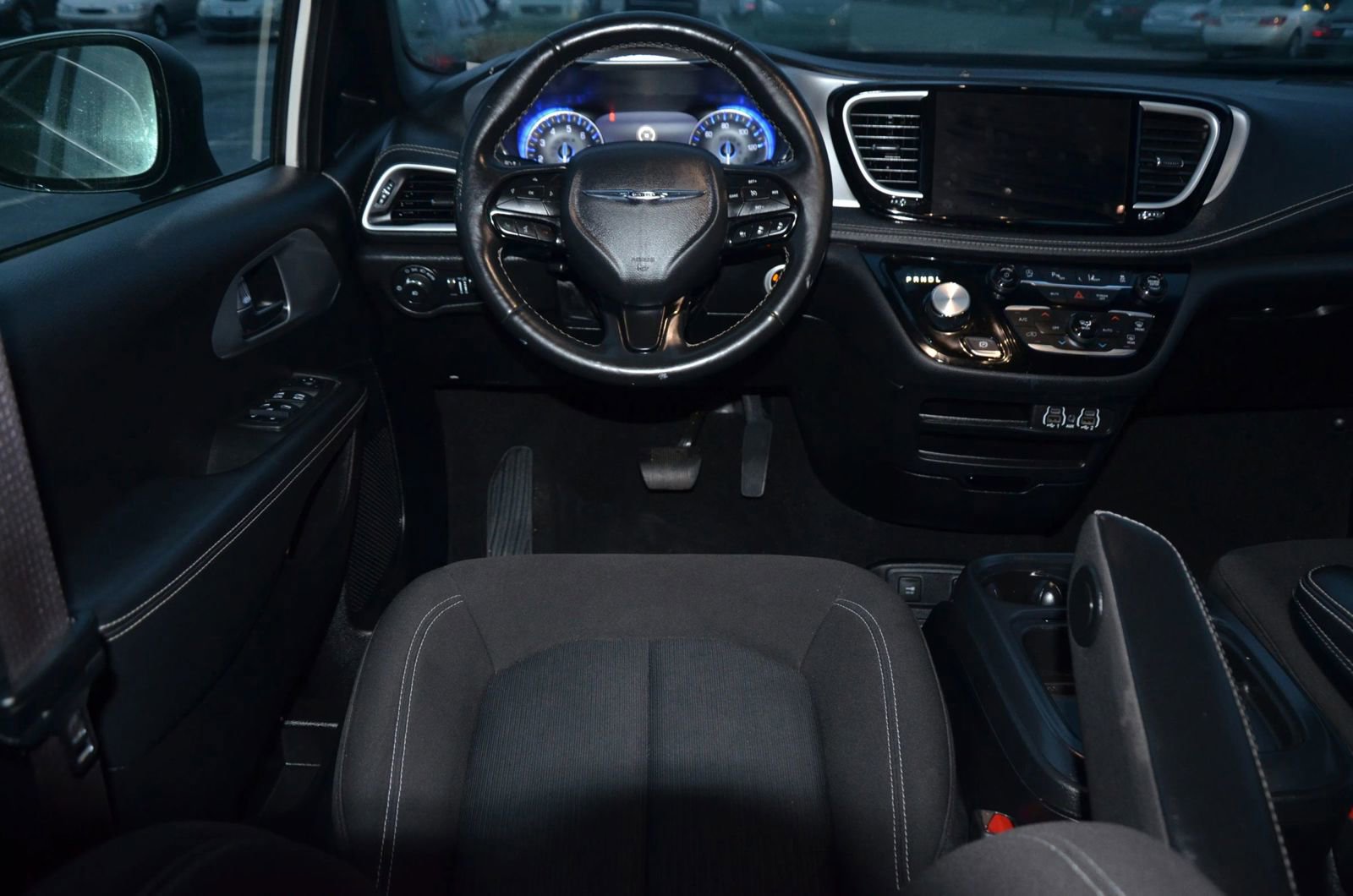 Used 2021 Chrysler Pacifica Touring w/ S Appearance Package image 6