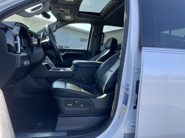Used 2024 GMC Sierra 3500 Denali w/ Denali Reserve Package image 15