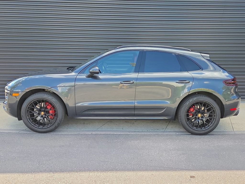 Certified 2018 Porsche Macan GTS AWD/4WD image 2