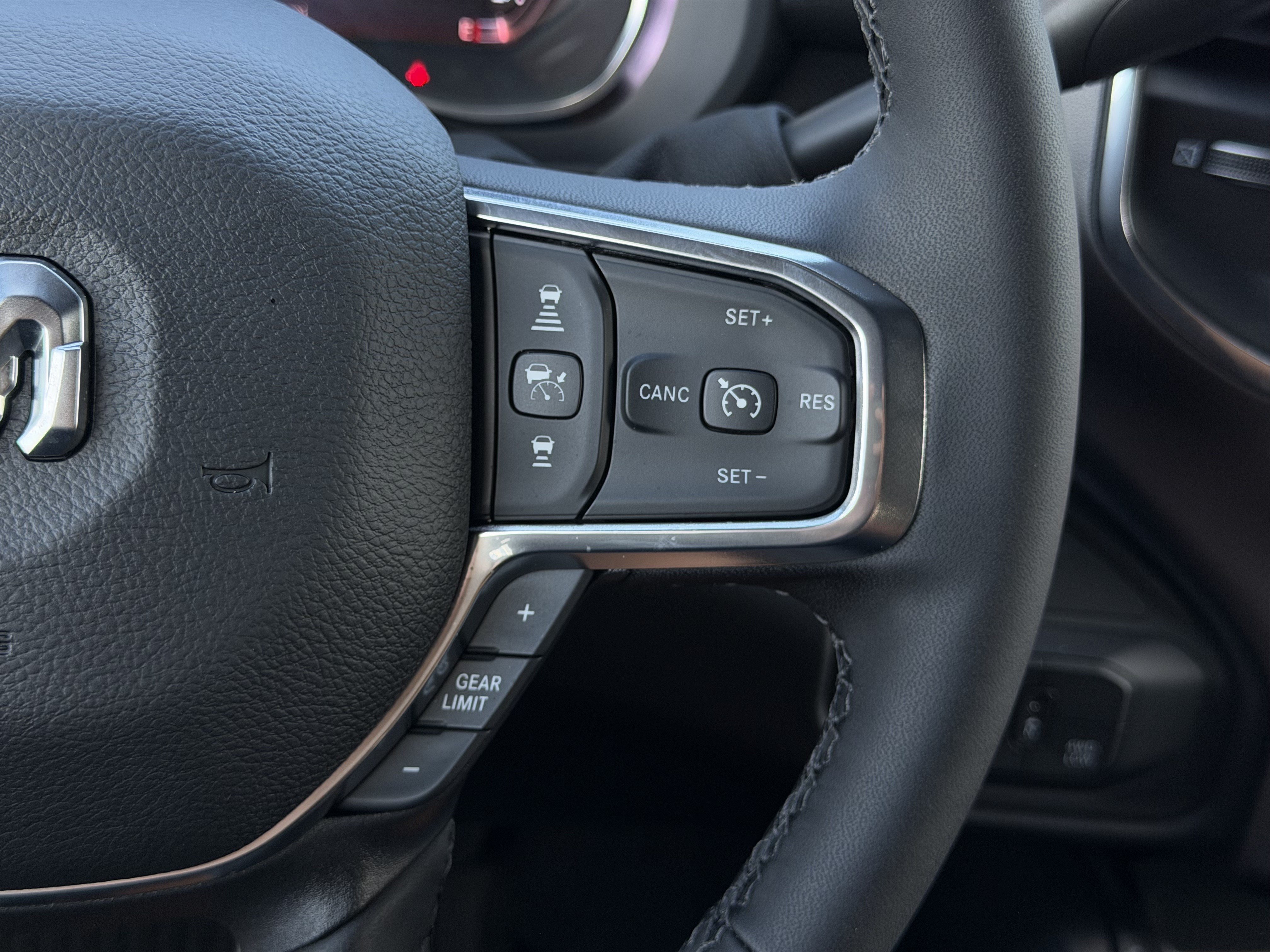 New 2026 RAM 3500 Laramie AWD/4WD image 19