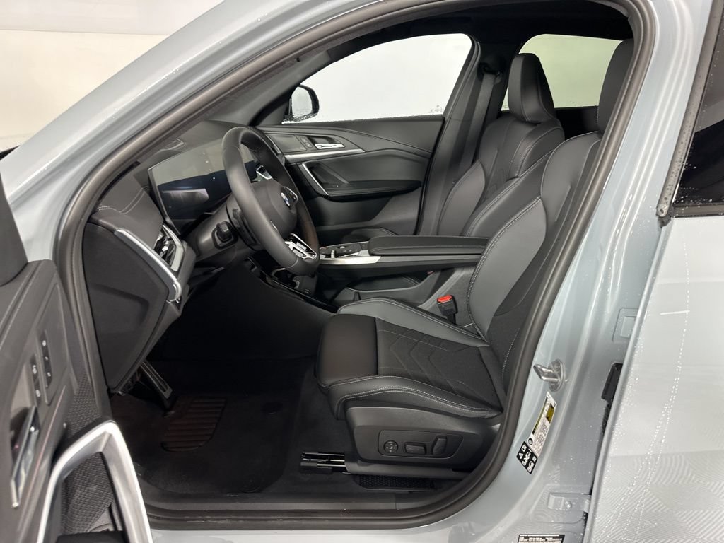 New 2026 BMW X2 xDrive28i w/ M Sport Package AWD/4WD image 7