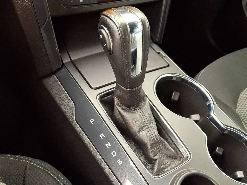 Used 2018 Ford Explorer XLT FWD image 16
