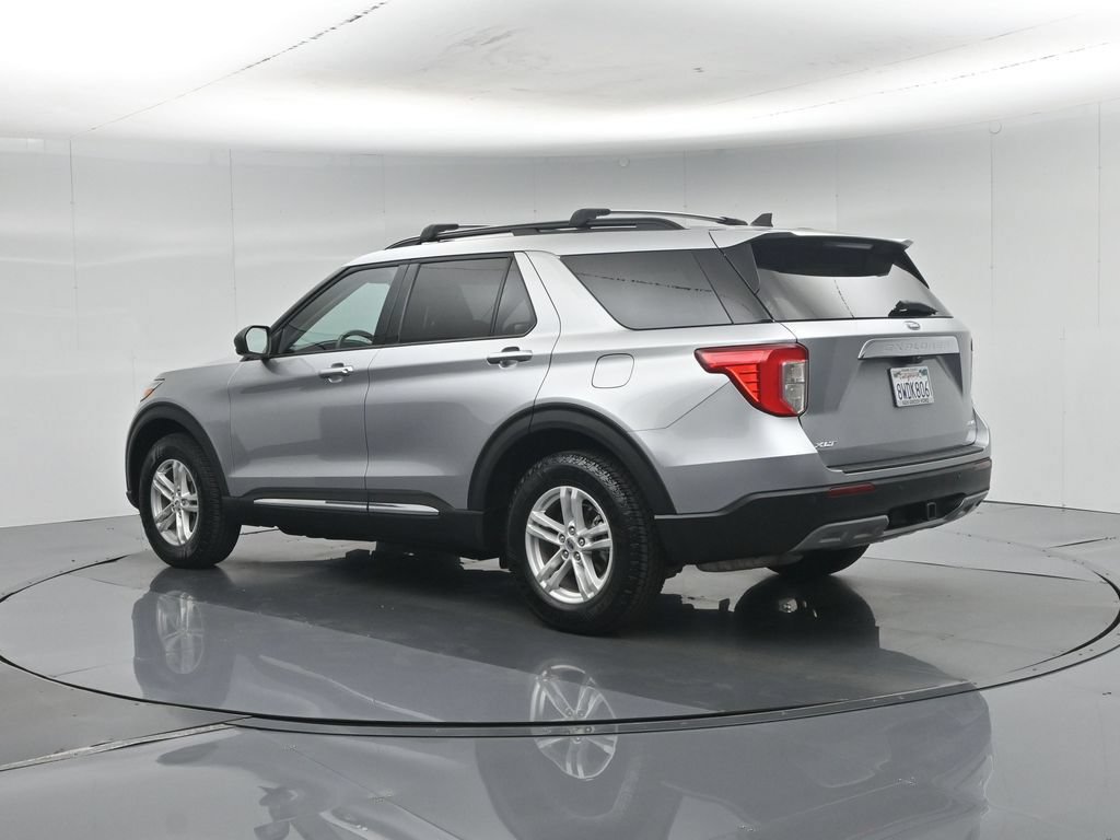 Certified 2021 Ford Explorer XLT w/ Equipment Group 202A AWD/4WD image 7