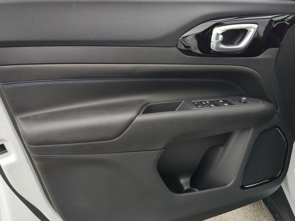 New 2026 Jeep Compass Limited image 19