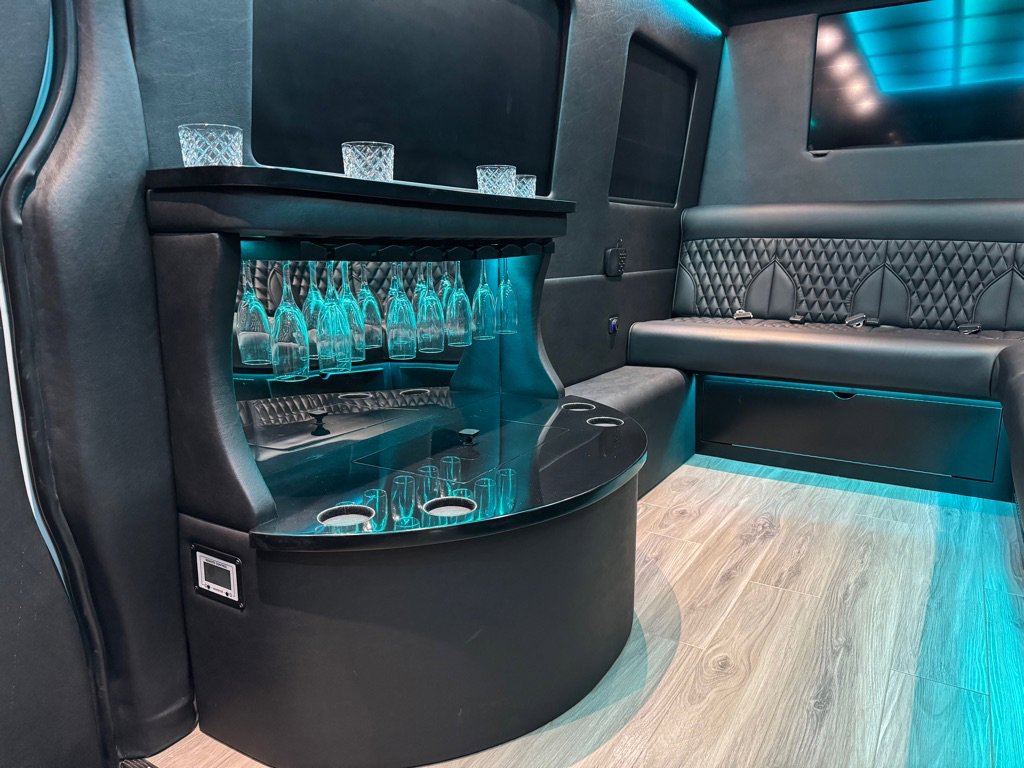 Used 2023 Mercedes-Benz Sprinter 2500 image 17