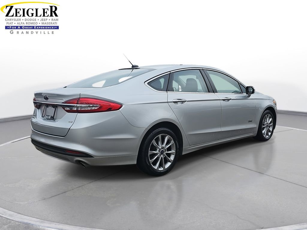 Used 2017 Ford Fusion Energi SE image 5