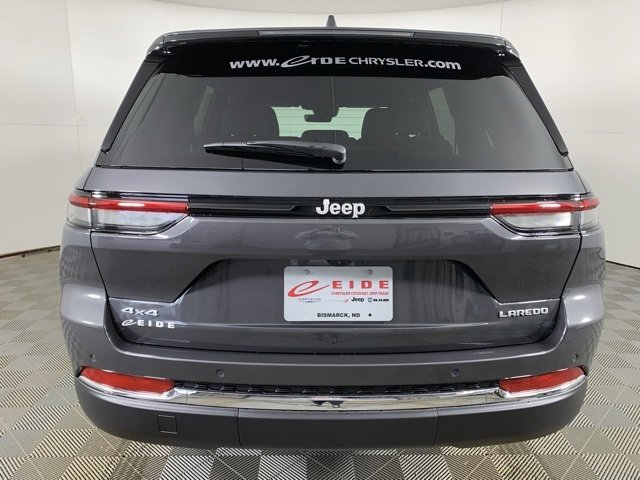 New 2025 Jeep Grand Cherokee Laredo w/ Luxury Tech Group I image 3