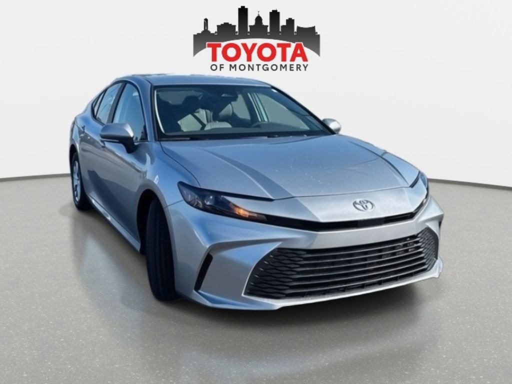 Used 2025 Toyota Camry LE image 7