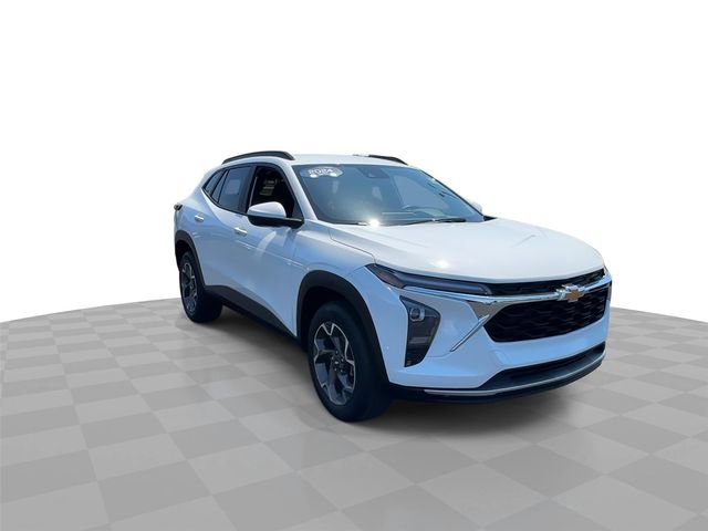 Used 2024 Chevrolet Trax LT w/ Driver Confidence Package FWD image 2