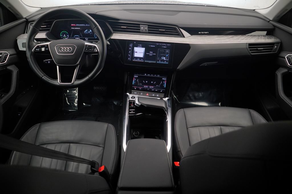 Used 2022 Audi e-tron Premium image 8