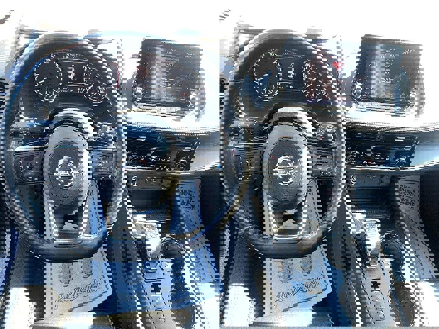 Used 2022 Nissan Rogue SV w/ SV Premium Package image 15