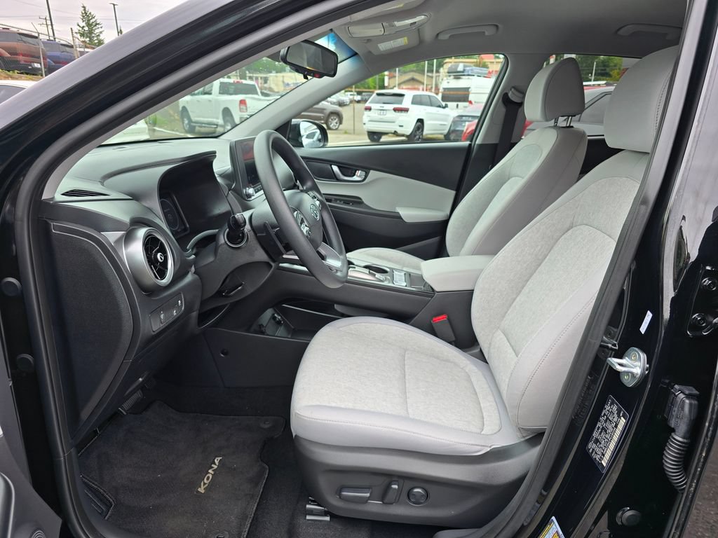 Used 2023 Hyundai Kona SE FWD image 18