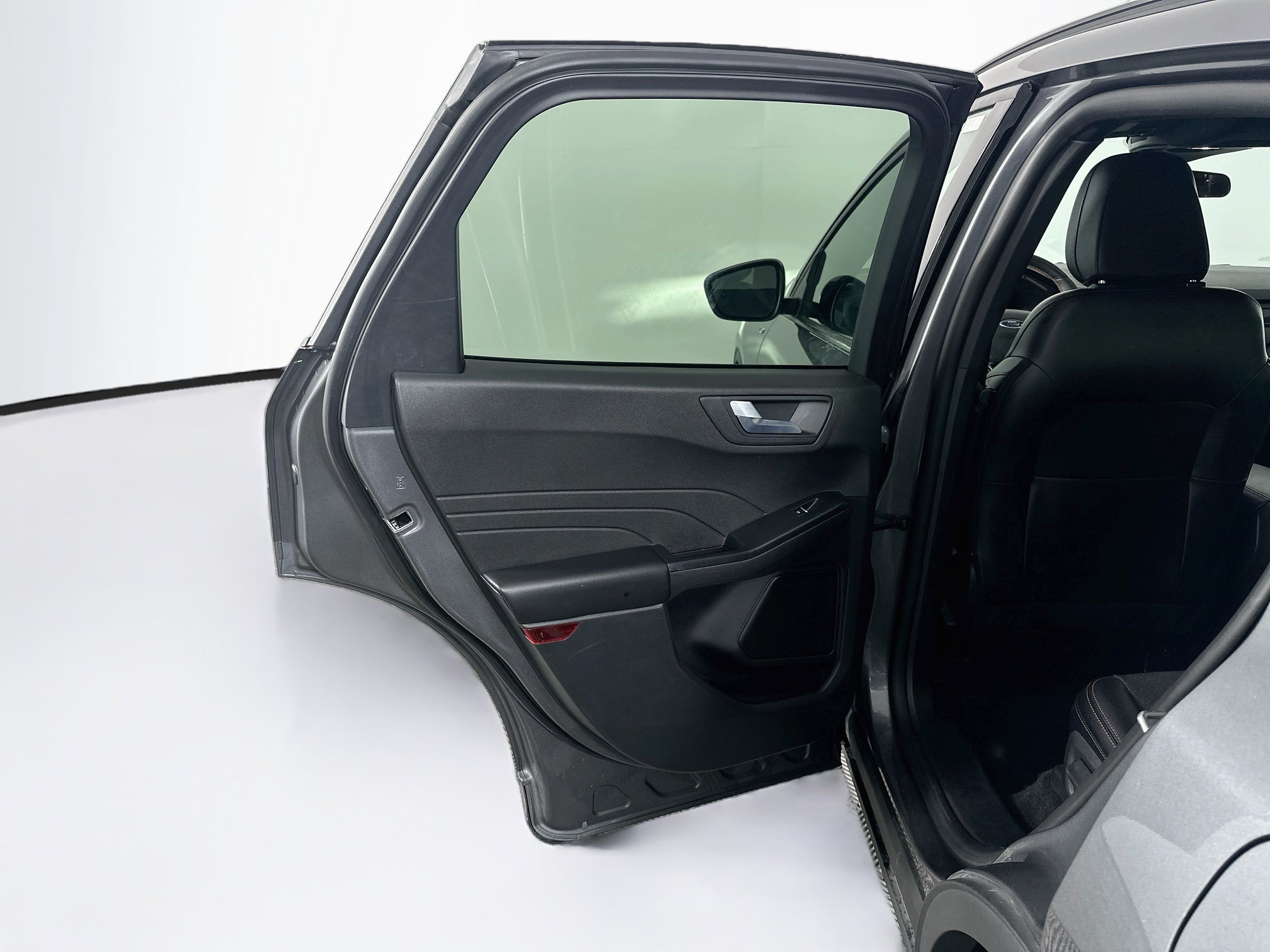 Used 2025 Ford Escape ST-Line Select AWD/4WD image 27