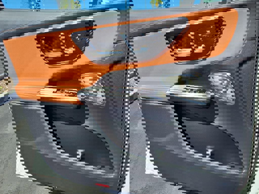 Used 2024 Mercedes-Benz GLC 300 4MATIC image 29