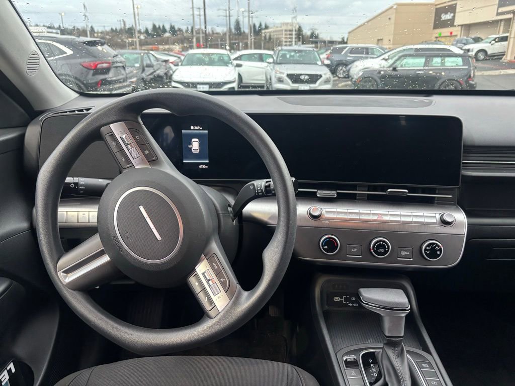 Certified 2025 Hyundai Kona SE image 7
